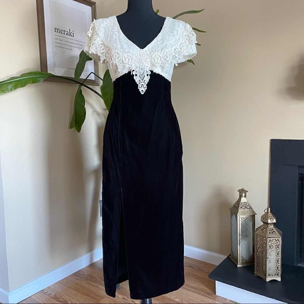 𝅺Vintage Scott McClintock Lace & Black Velvet Dress